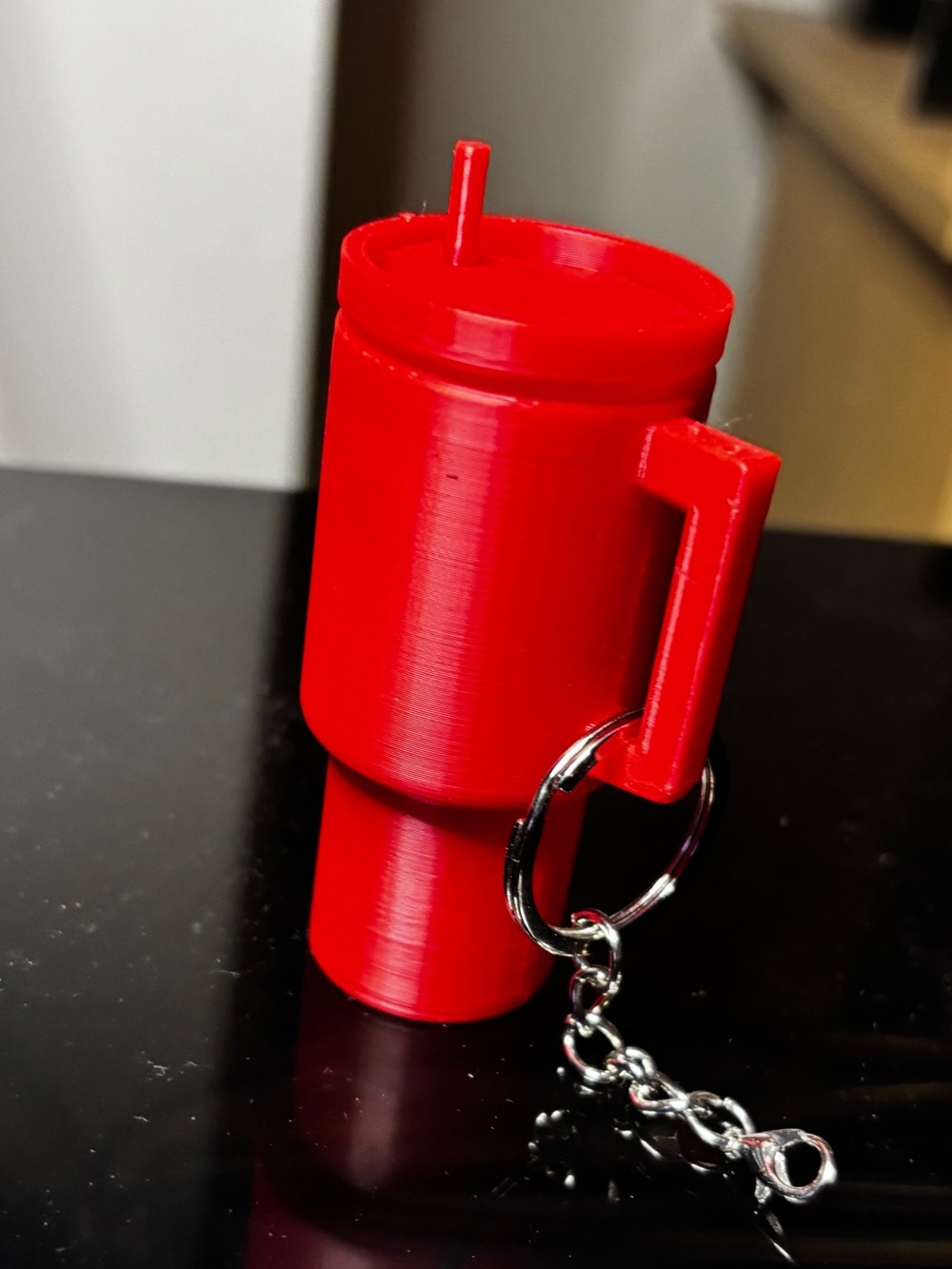 Mini Red Tumbler Keychain Party Favor - Sleek Novelty Accessory